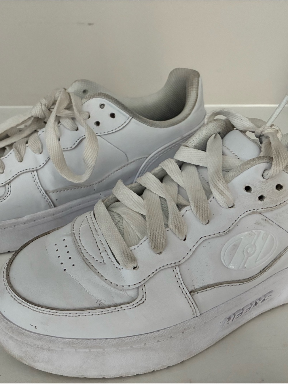 Heelys White Kids Size 5
